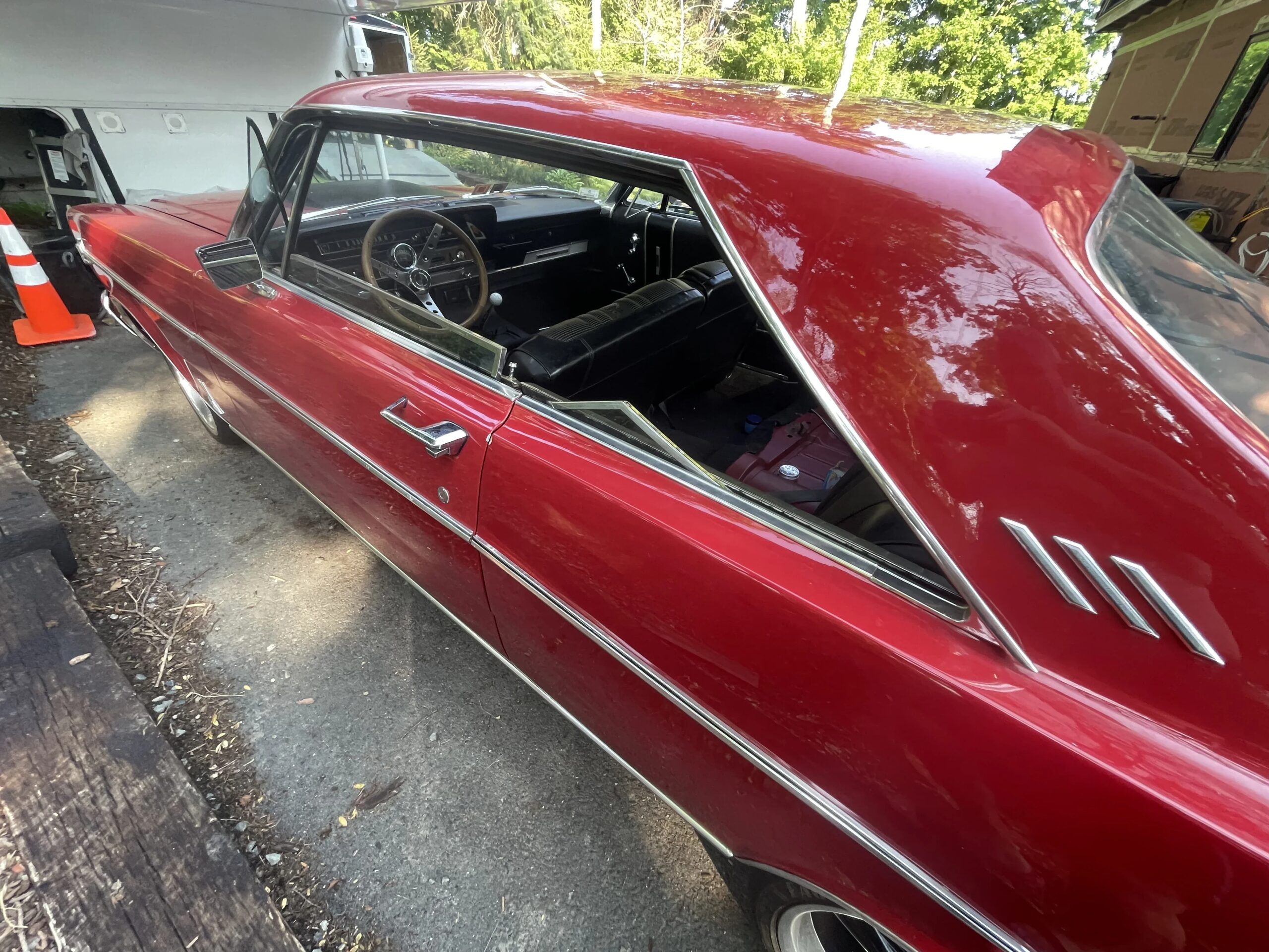 Ford-Galaxie-1966-Red-Black-5