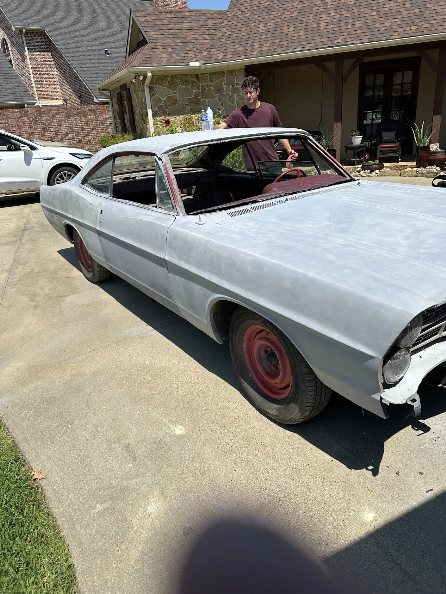 Ford-Galaxie-1967-Gray-Red-3