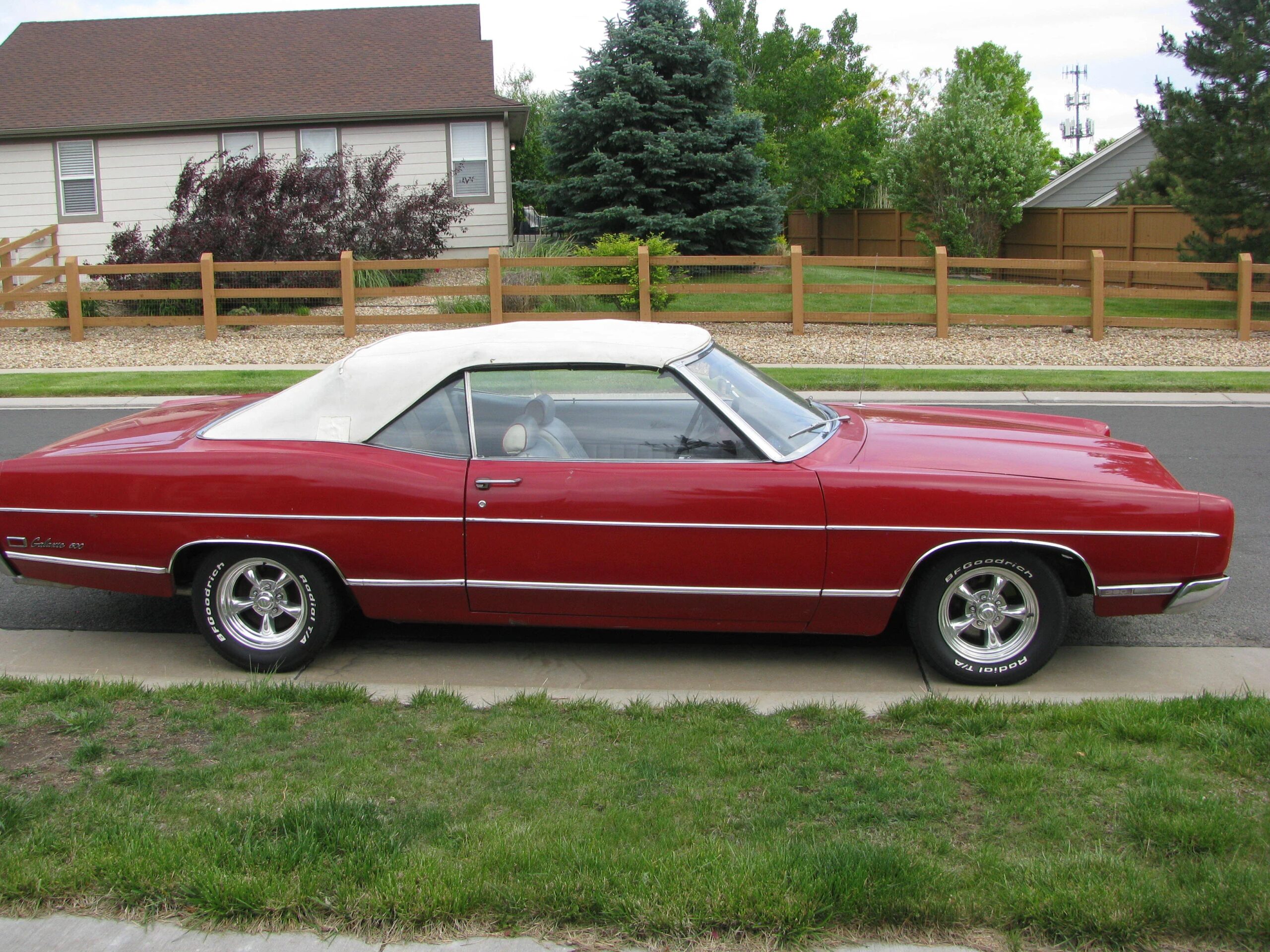 Ford-Galaxie-1969-Red-Gray-3