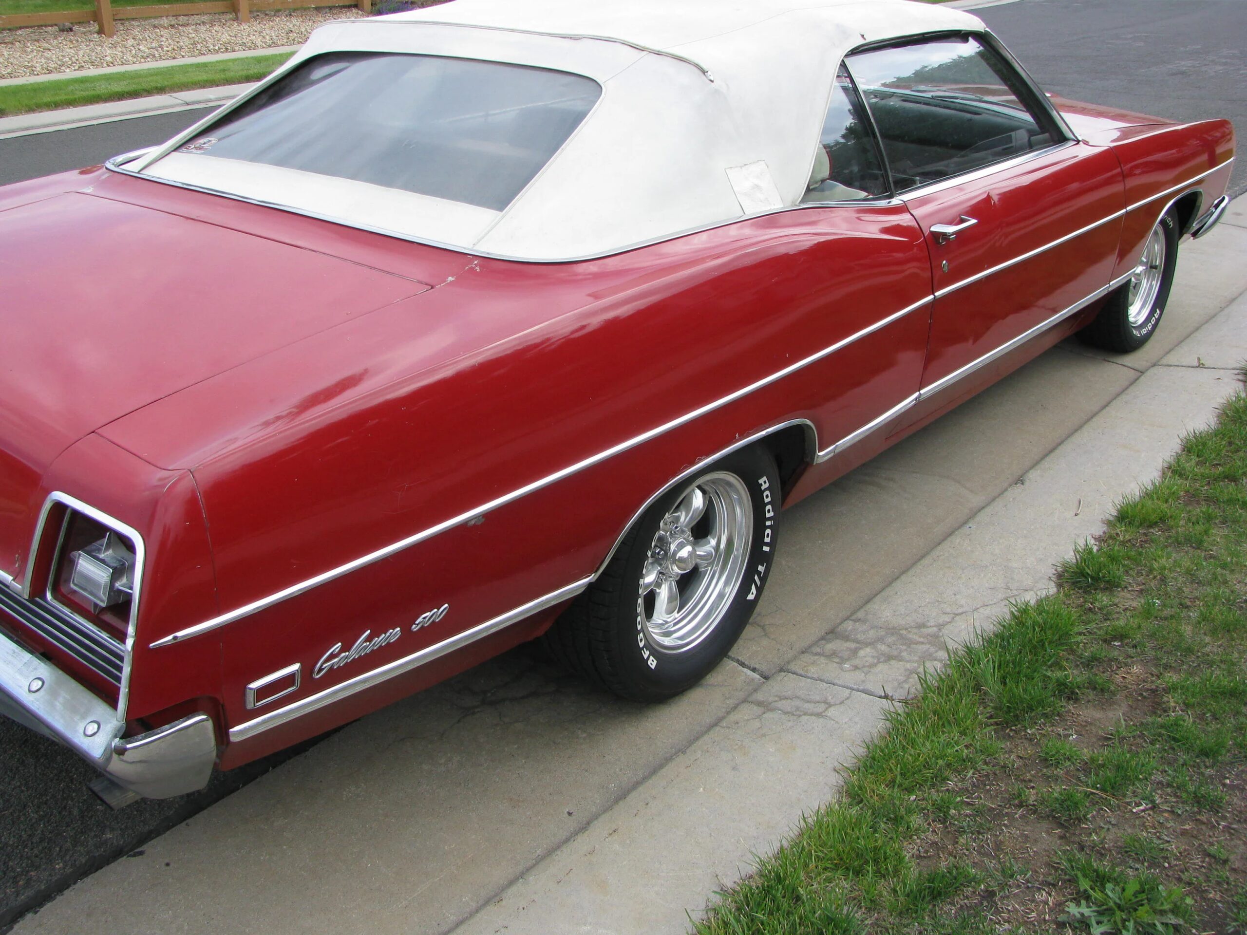 Ford-Galaxie-1969-Red-Gray-4