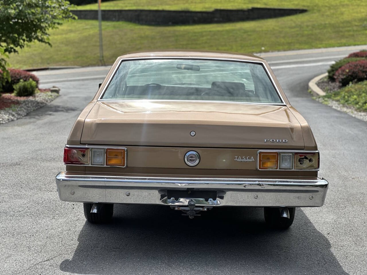 Ford-Granada-1975-Sedan-16
