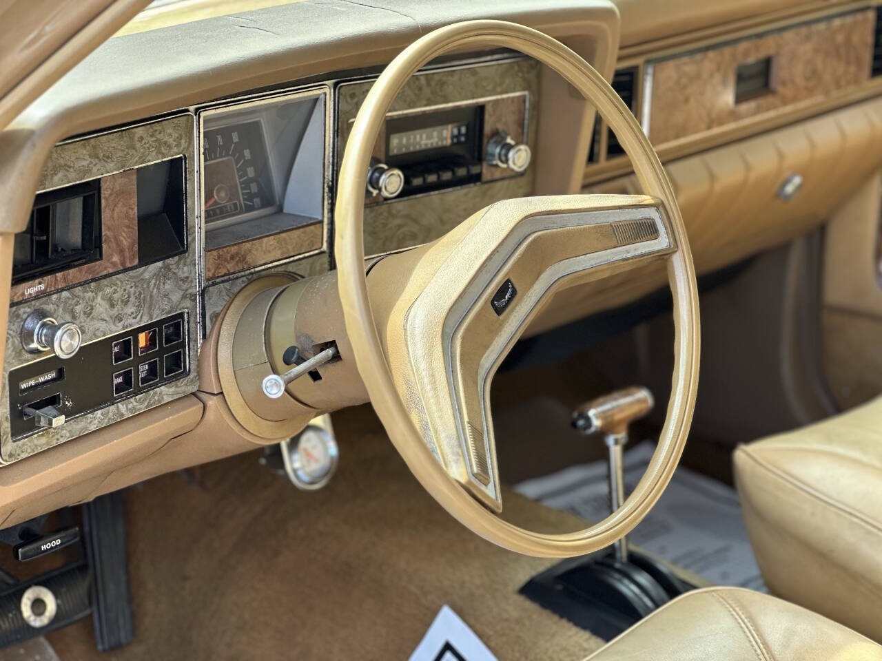 Ford-Granada-1975-Sedan-18