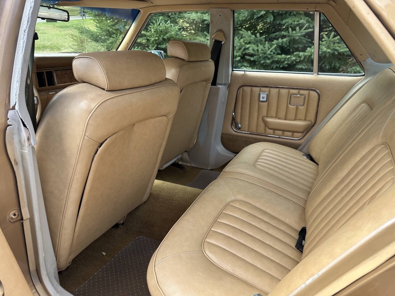 Ford-Granada-1975-Sedan-20