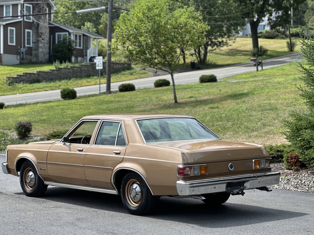 Ford-Granada-1975-Sedan-5