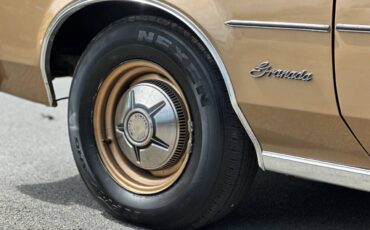 Ford-Granada-1975-Sedan-7