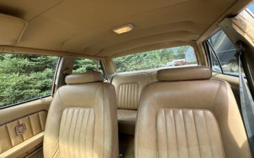 Ford-Granada-1975-Sedan-9