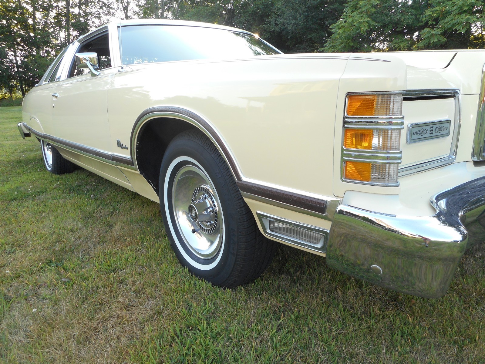Ford-LTD-1977-Coupe-10
