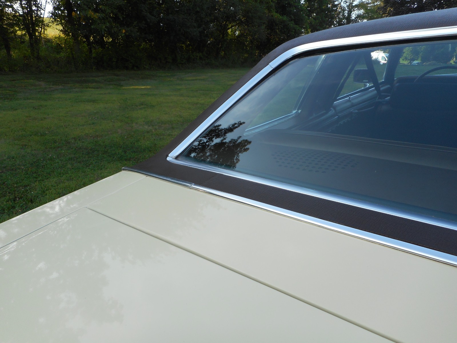 Ford-LTD-1977-Coupe-13