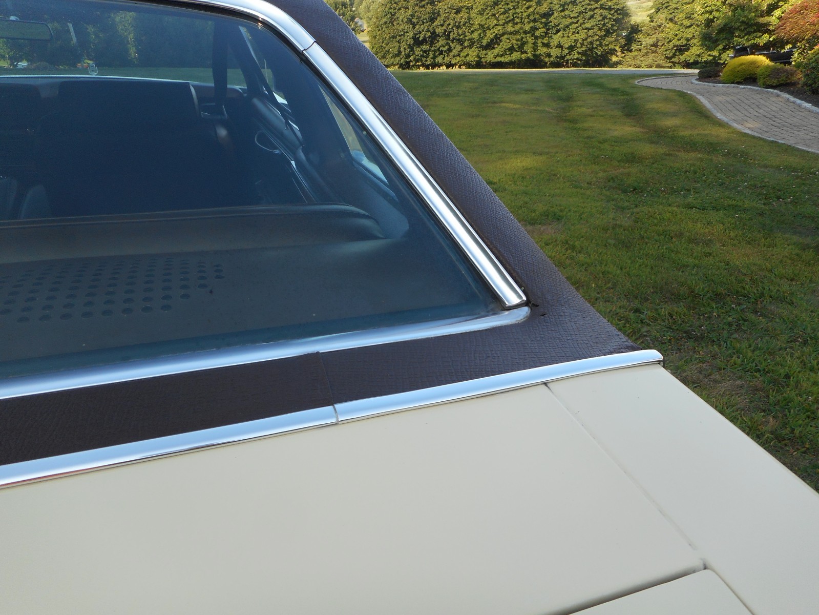 Ford-LTD-1977-Coupe-14
