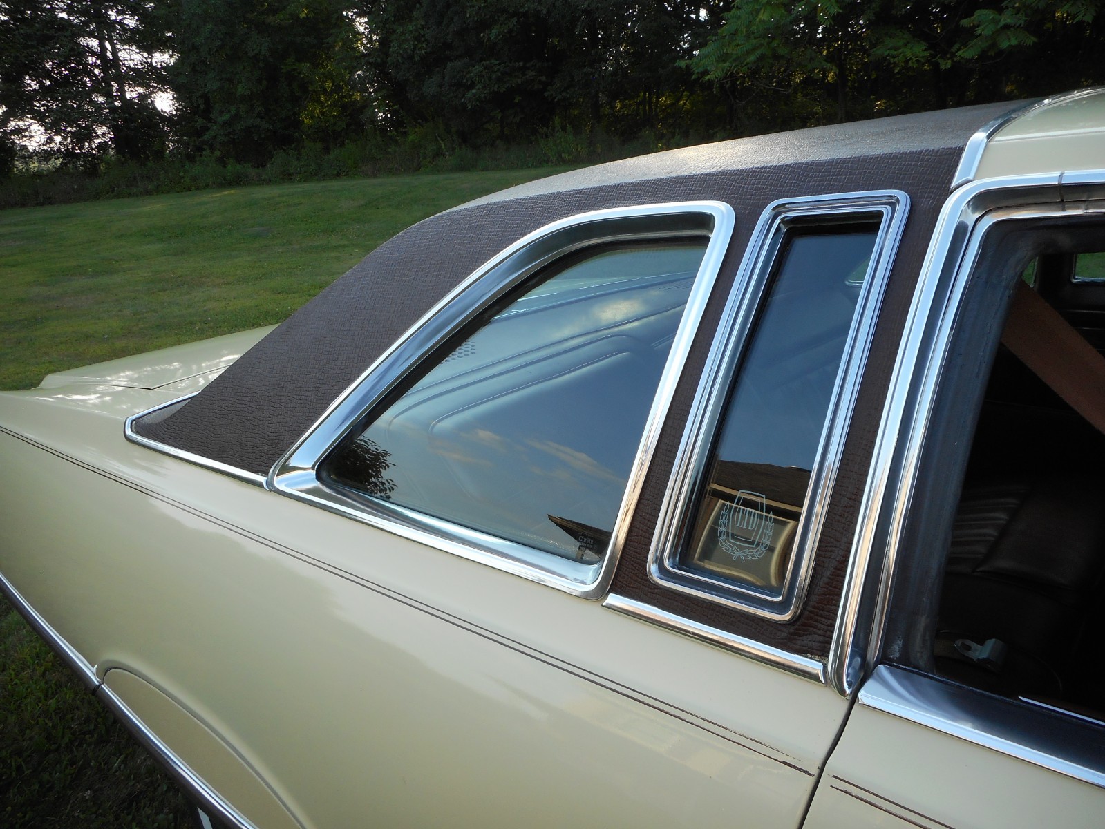 Ford-LTD-1977-Coupe-16