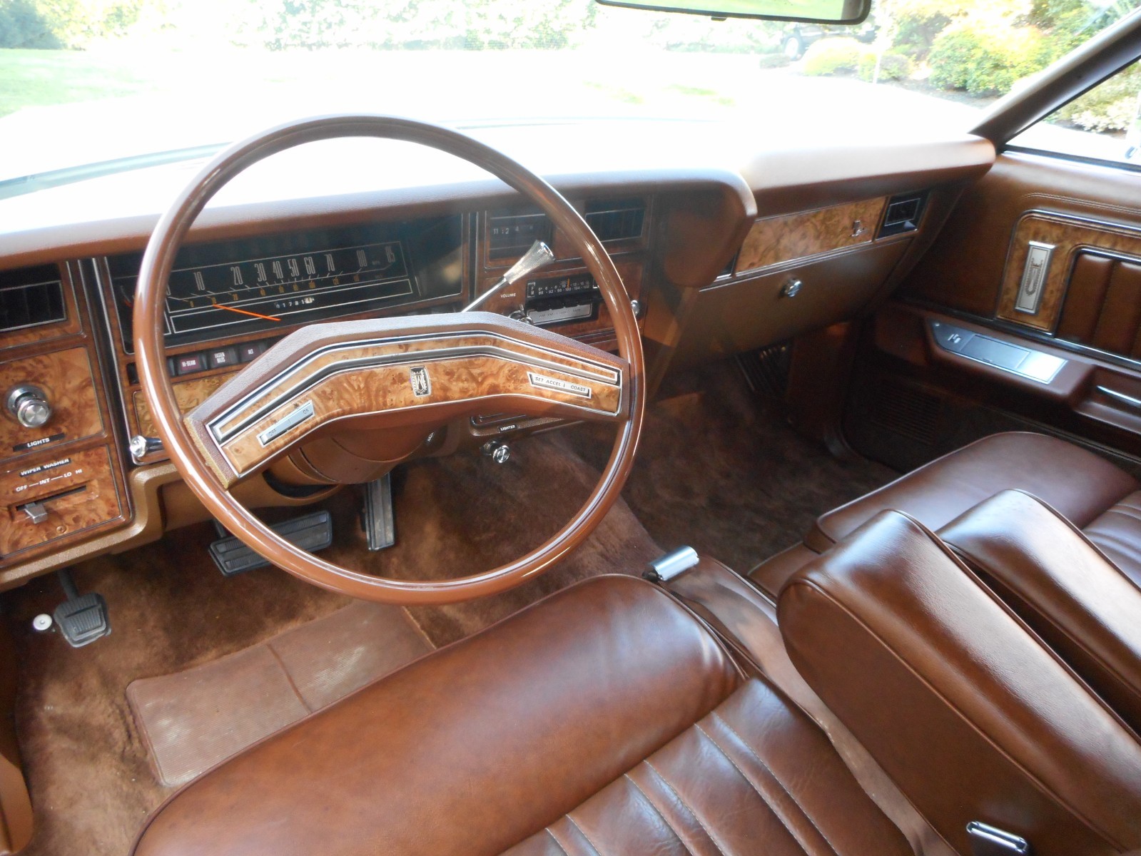 Ford-LTD-1977-Coupe-19