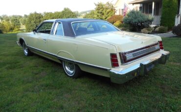 Ford-LTD-1977-Coupe-2