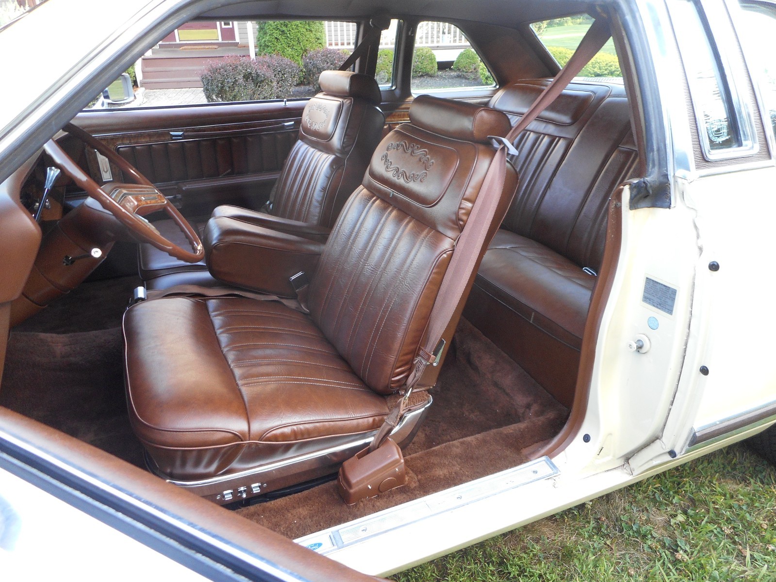 Ford-LTD-1977-Coupe-20