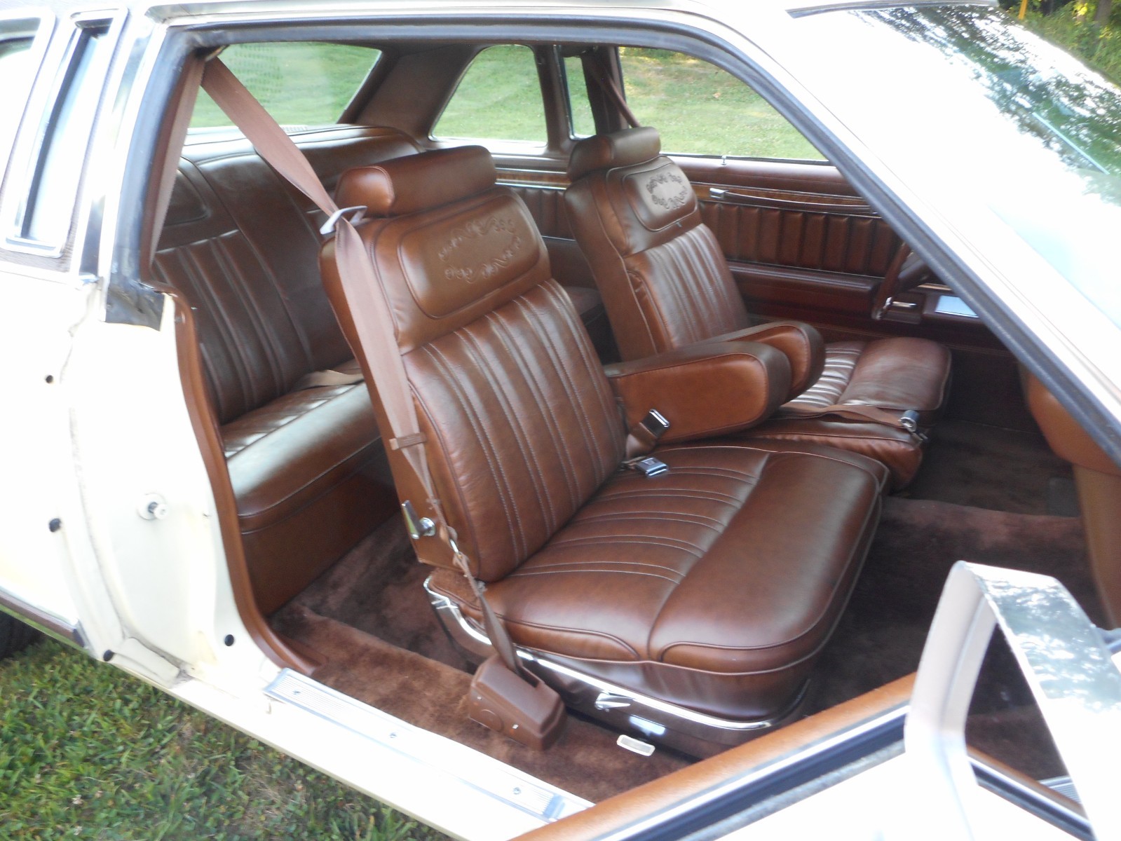 Ford-LTD-1977-Coupe-23