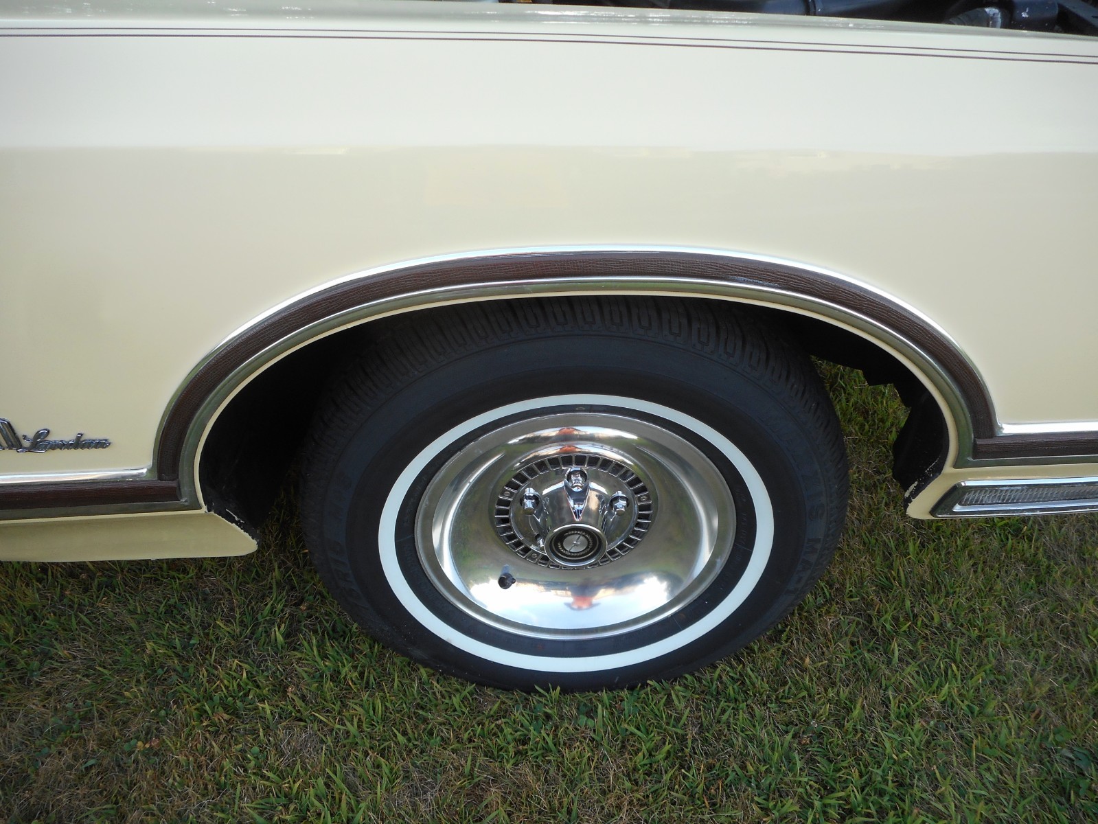 Ford-LTD-1977-Coupe-37