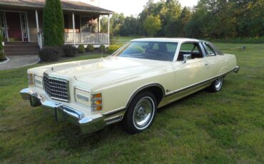 Ford-LTD-1977-Coupe