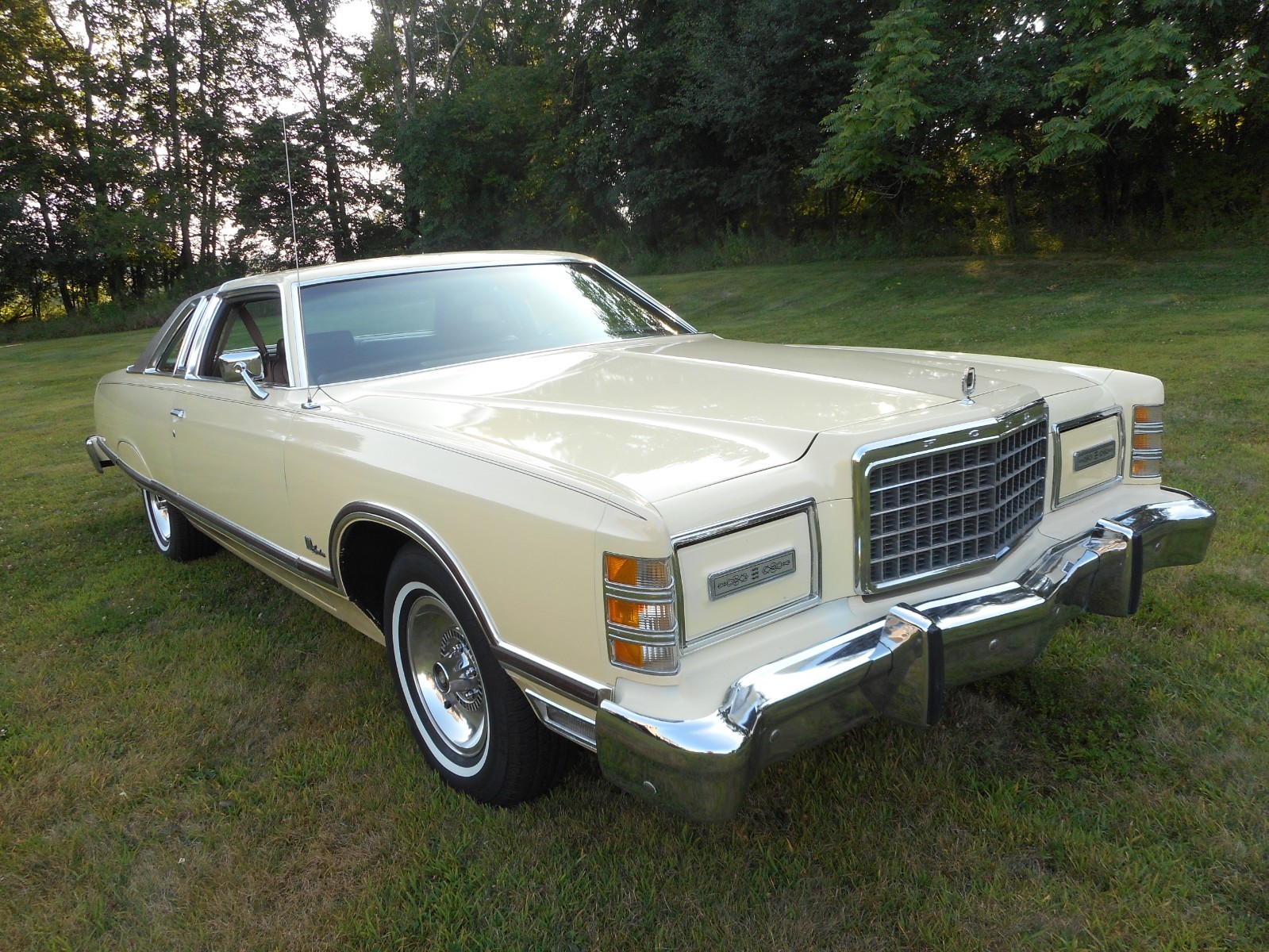 Ford-LTD-1977-Coupe-6