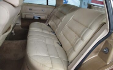 Ford-LTD-Crown-Victoria-1984-13