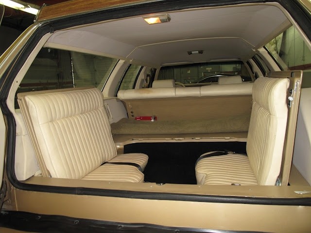 Ford-LTD-Crown-Victoria-1984-21