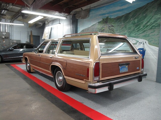 Ford-LTD-Crown-Victoria-1984-22