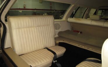 Ford-LTD-Crown-Victoria-1984-25