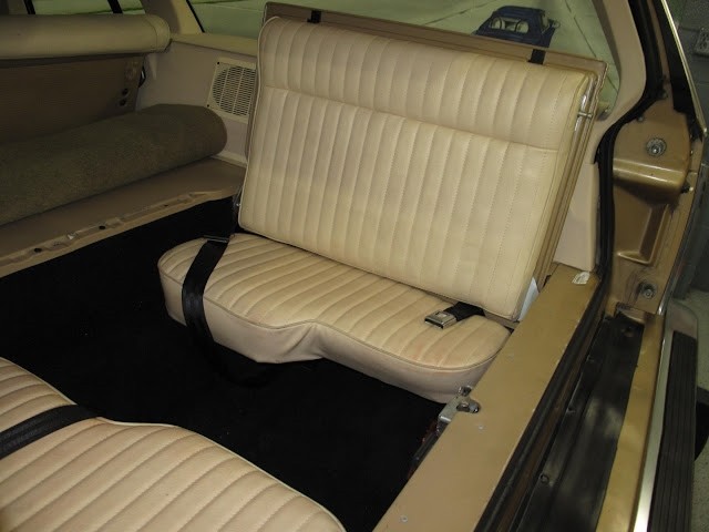 Ford-LTD-Crown-Victoria-1984-27