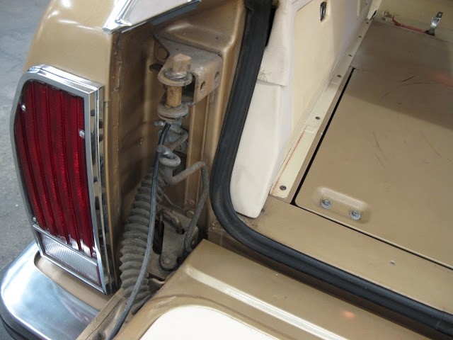 Ford-LTD-Crown-Victoria-1984-33
