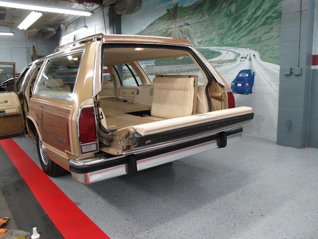 Ford-LTD-Crown-Victoria-1984-38