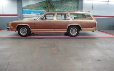 Ford LTD Crown Victoria 1984 --
