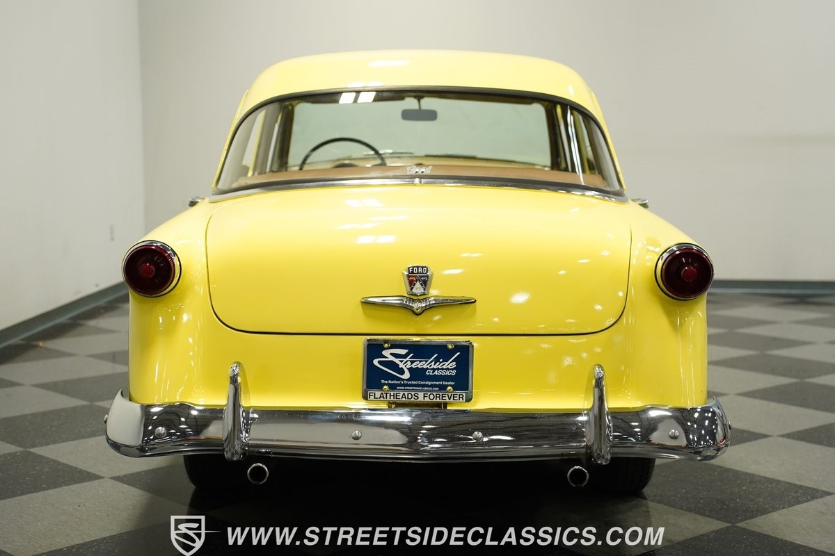 Ford-Mainline-1953-Sedan-10
