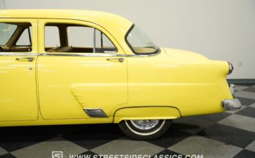Ford-Mainline-1953-Sedan-22