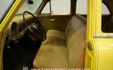 Ford-Mainline-1953-Sedan-36