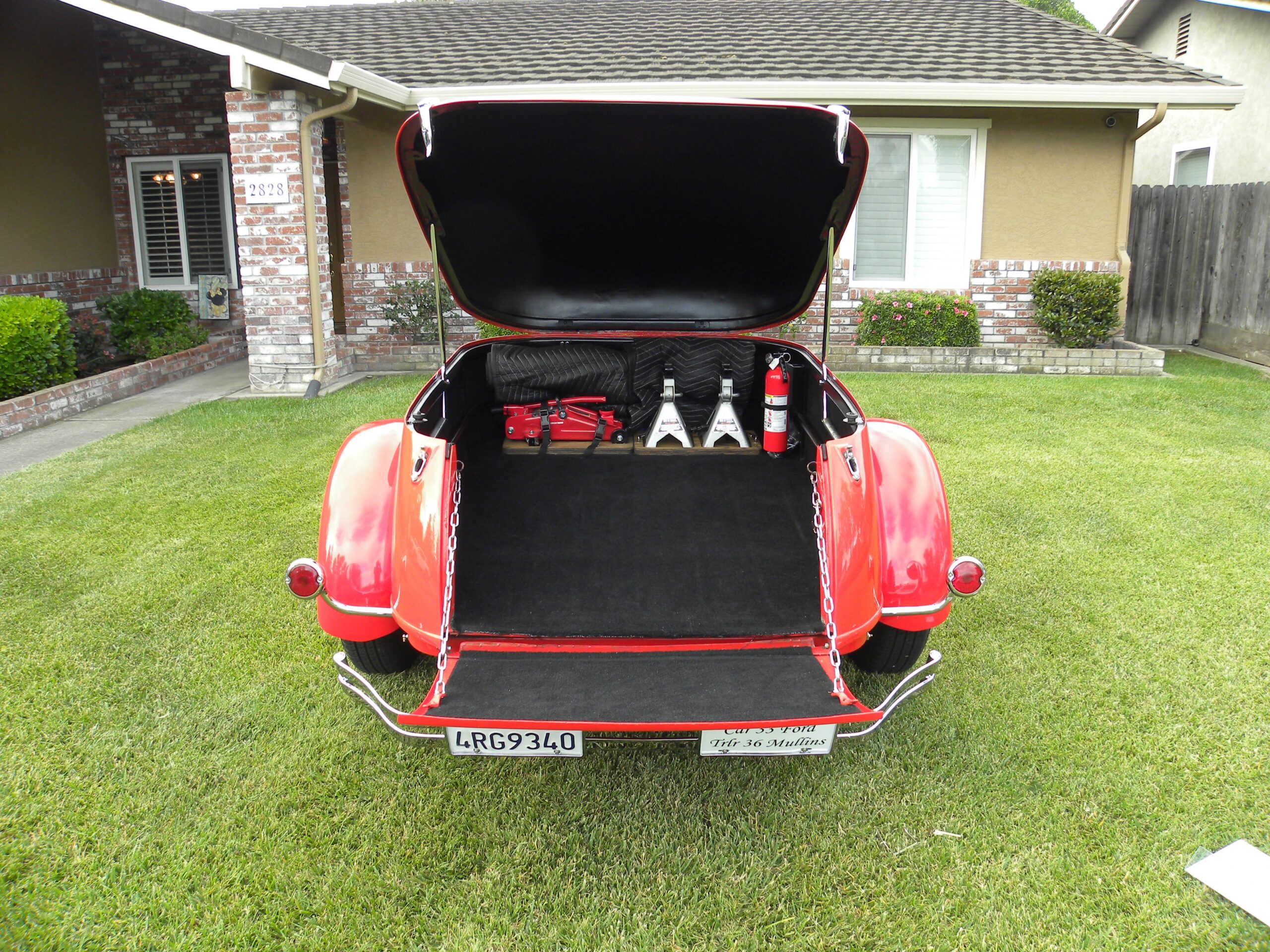 Ford-Model-40-1933-Red-Beige-13