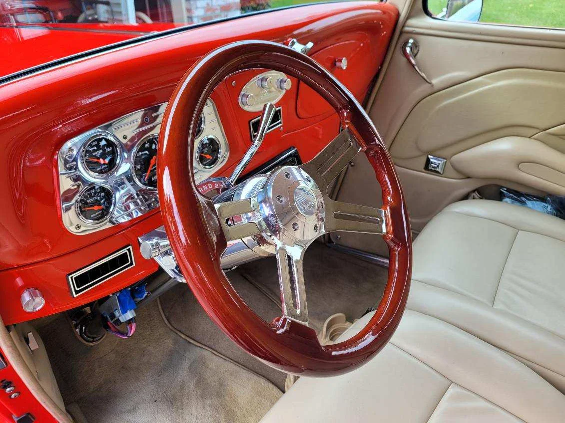 Ford-Model-40-1933-Red-Beige-18