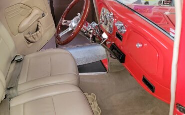 Ford-Model-40-1933-Red-Beige-26