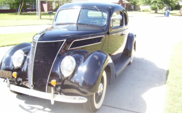 Ford-Model-78-1937-Black-Tan