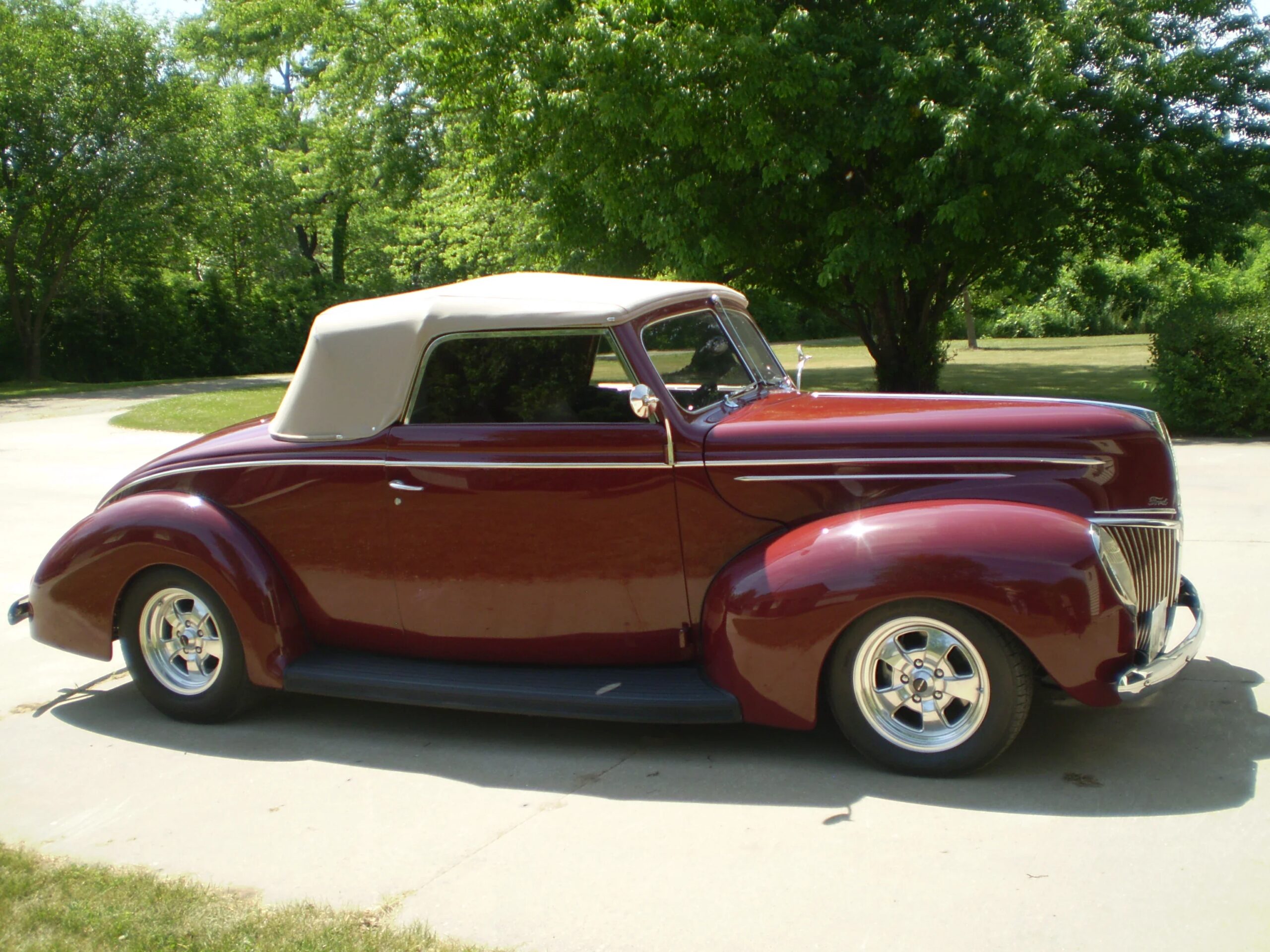 Ford-Model-91a-1939-Burgundy-Tan-12