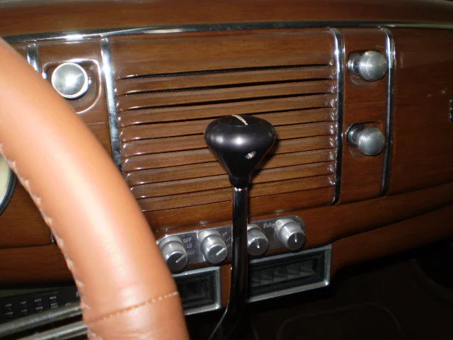 Ford-Model-91a-1939-Burgundy-Tan-2