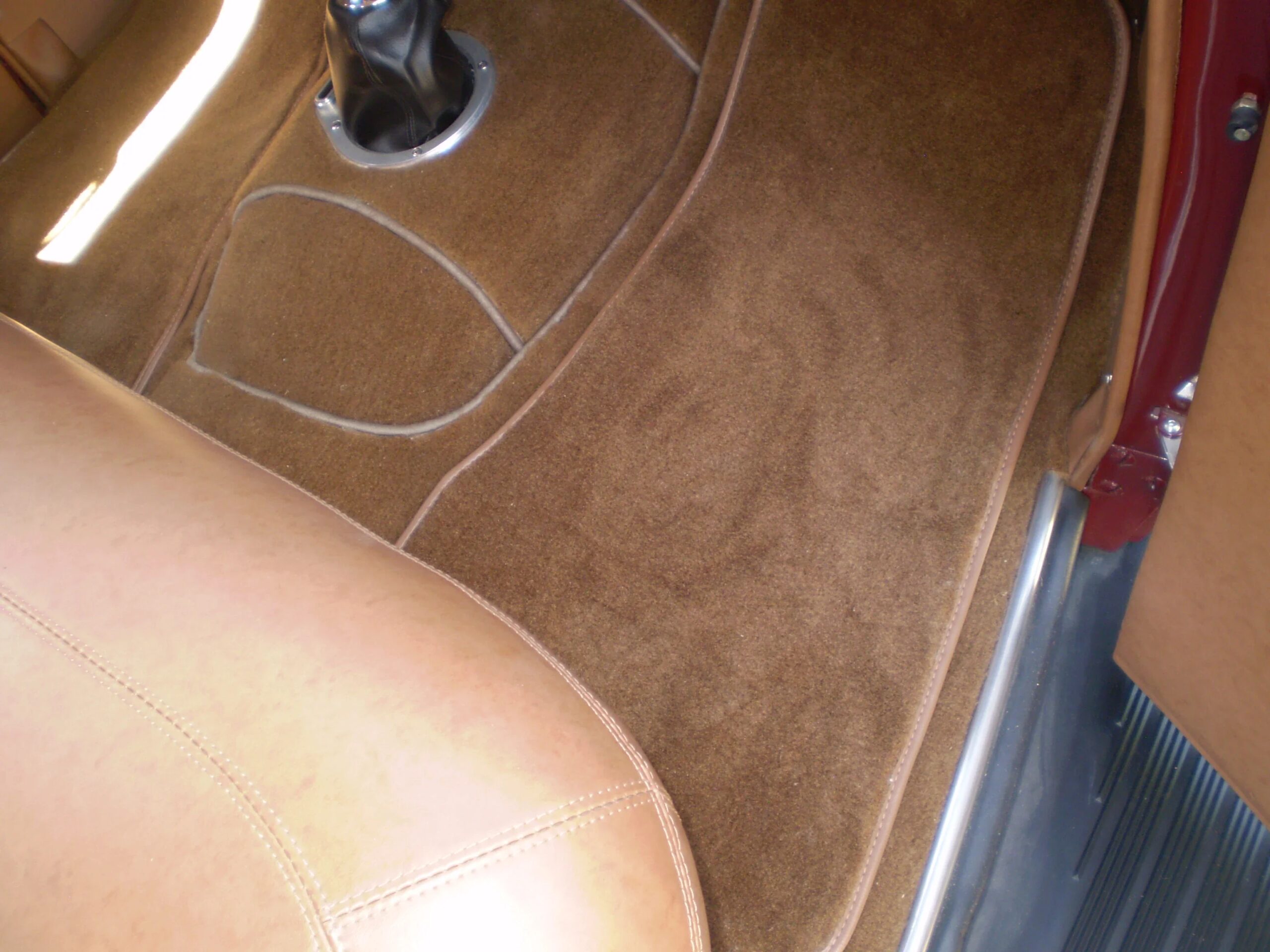 Ford-Model-91a-1939-Burgundy-Tan-9
