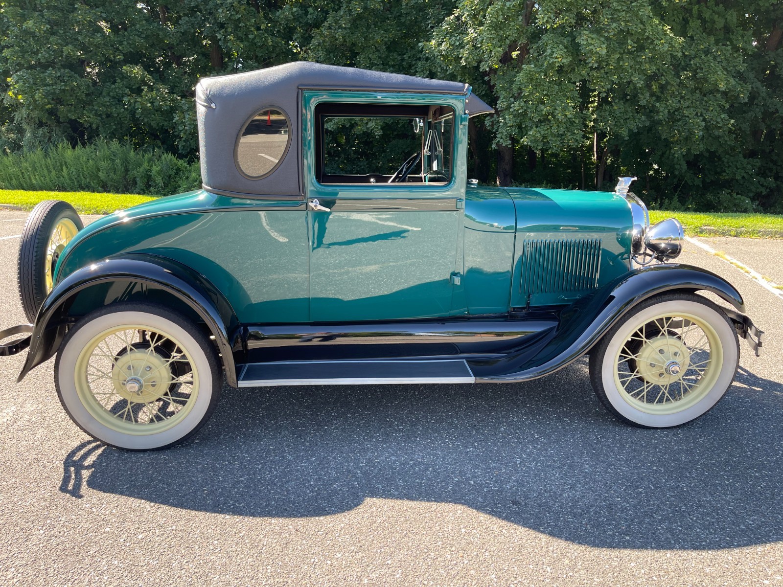 Ford-Model-A-1929-Business-Coupe-18