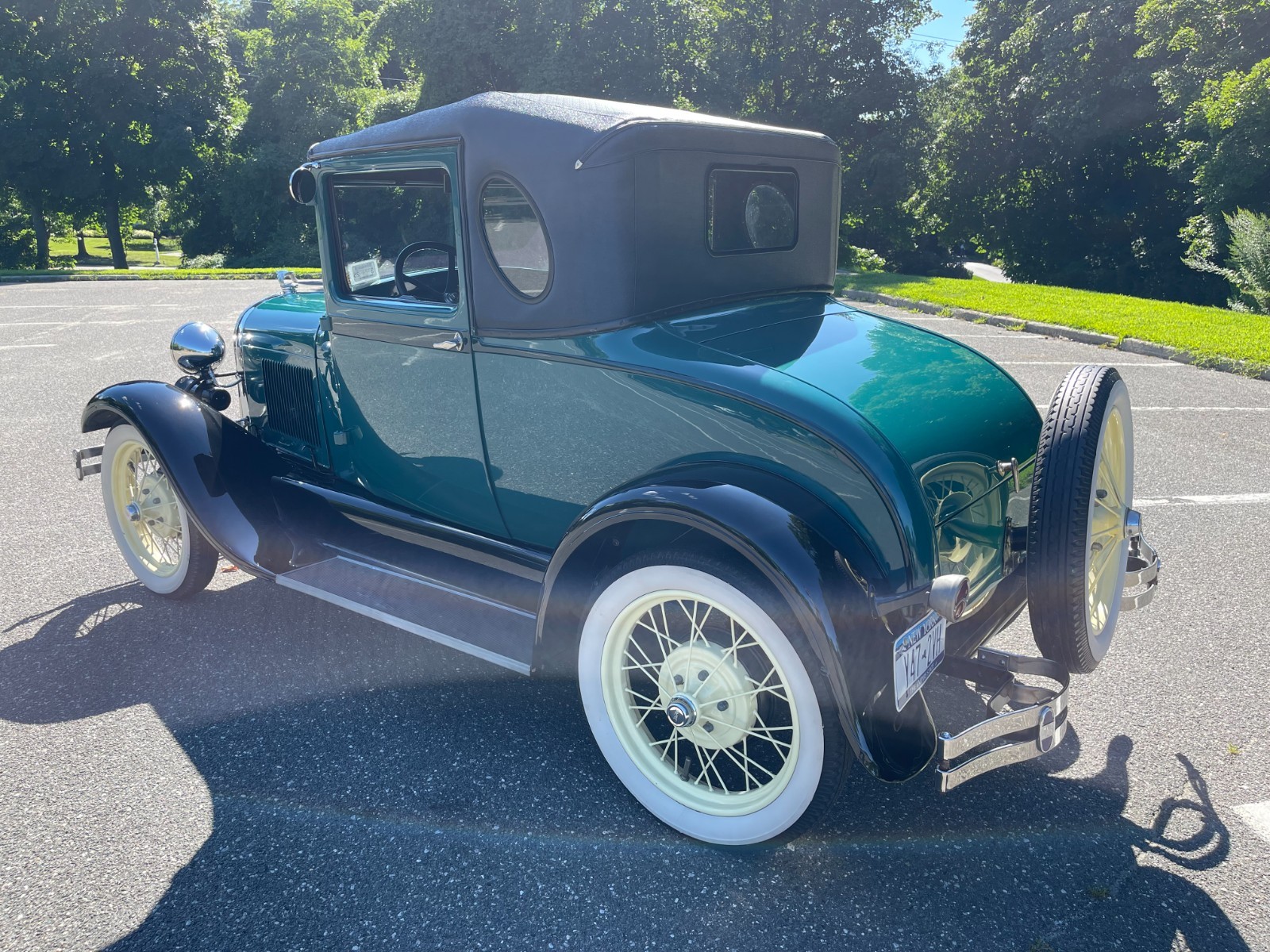 Ford-Model-A-1929-Business-Coupe-3