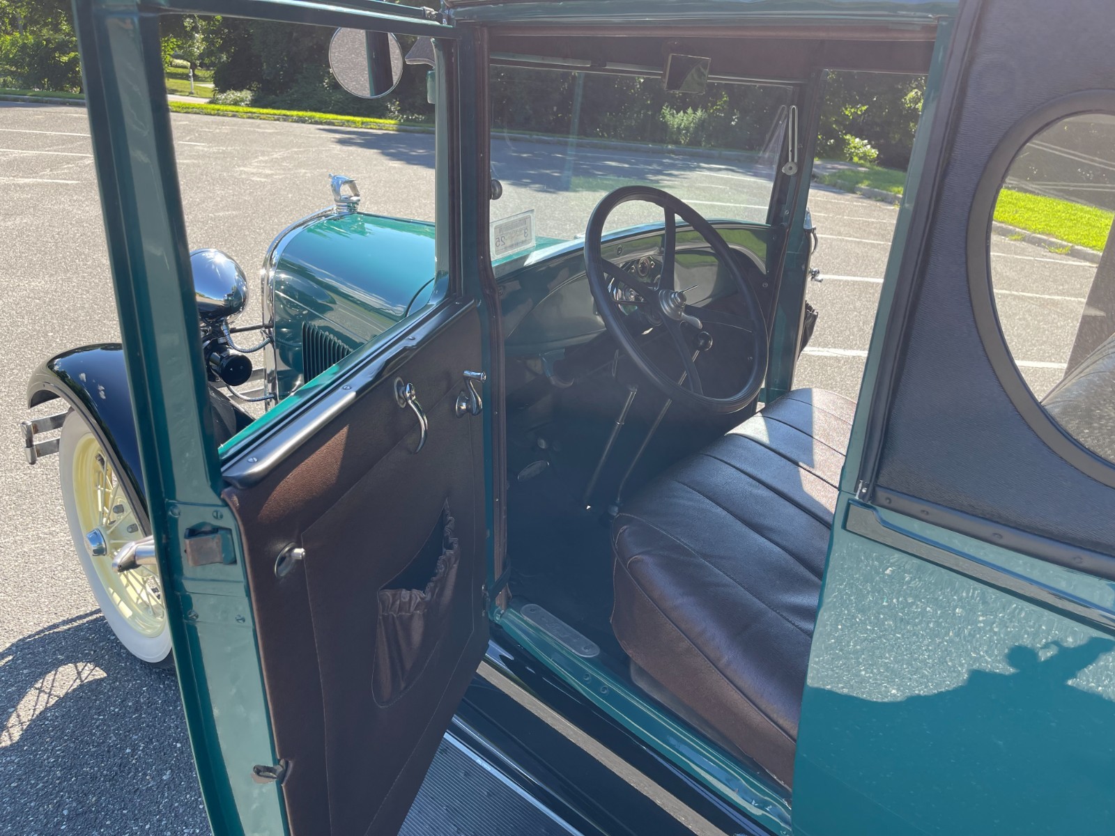 Ford-Model-A-1929-Business-Coupe-4