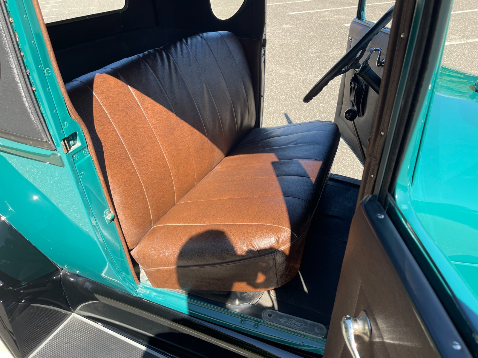 Ford-Model-A-1929-Business-Coupe-7