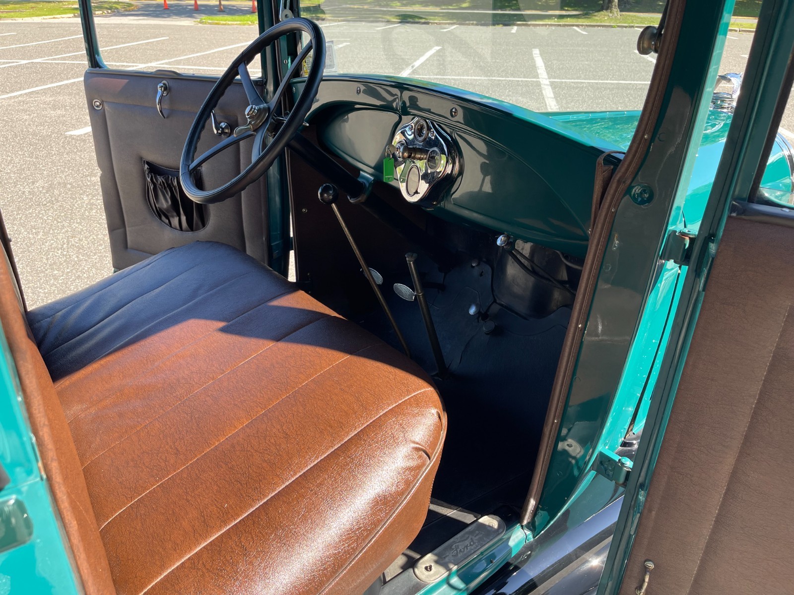 Ford-Model-A-1929-Business-Coupe-8