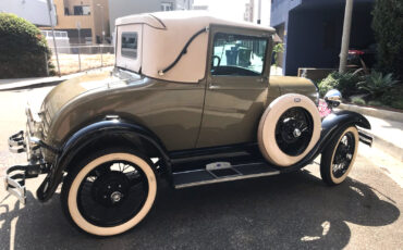 Ford-Model-A-1929-Sport-Coupe-10