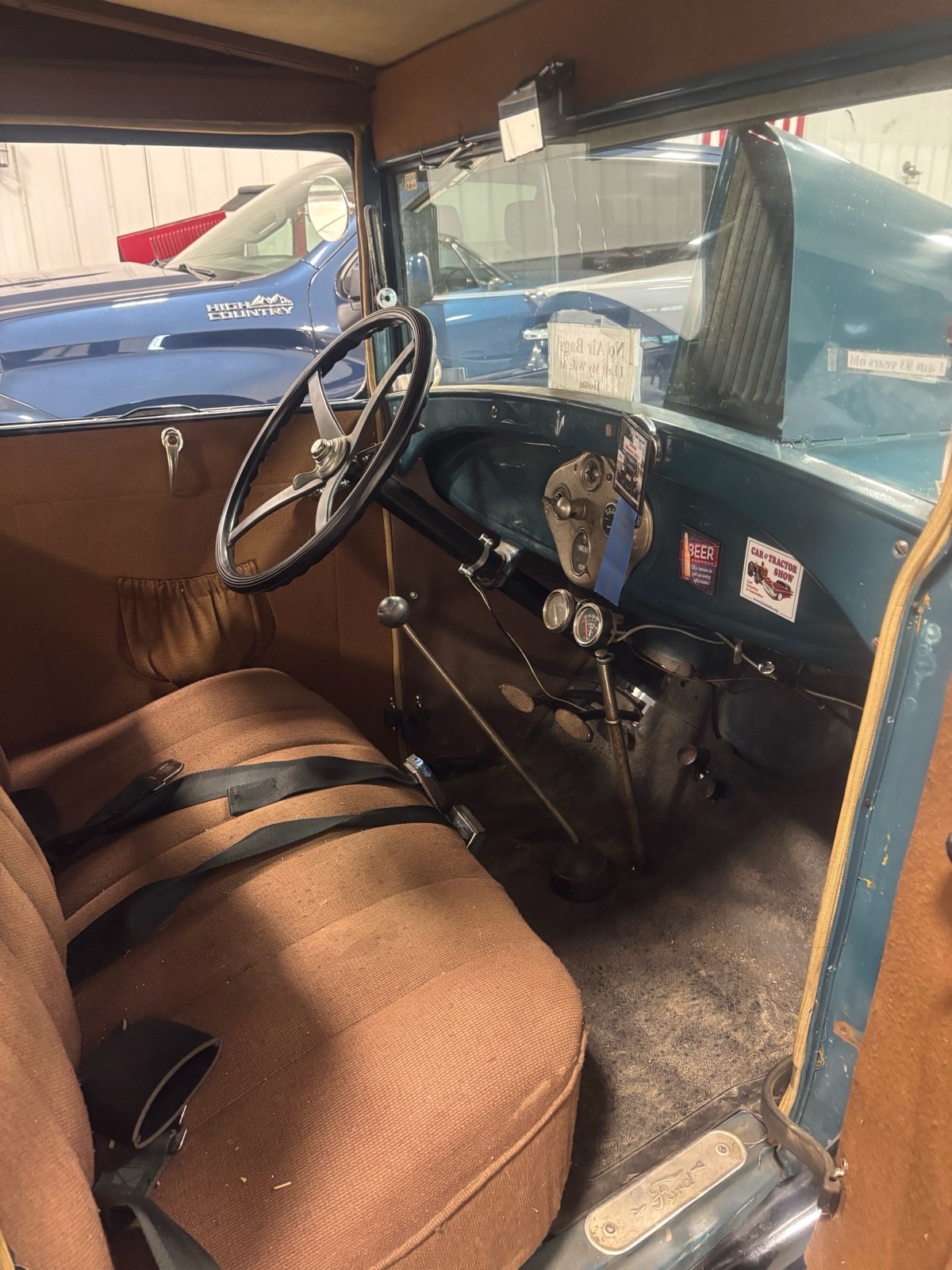 Ford-Model-A-1929-Sport-Coupe-10