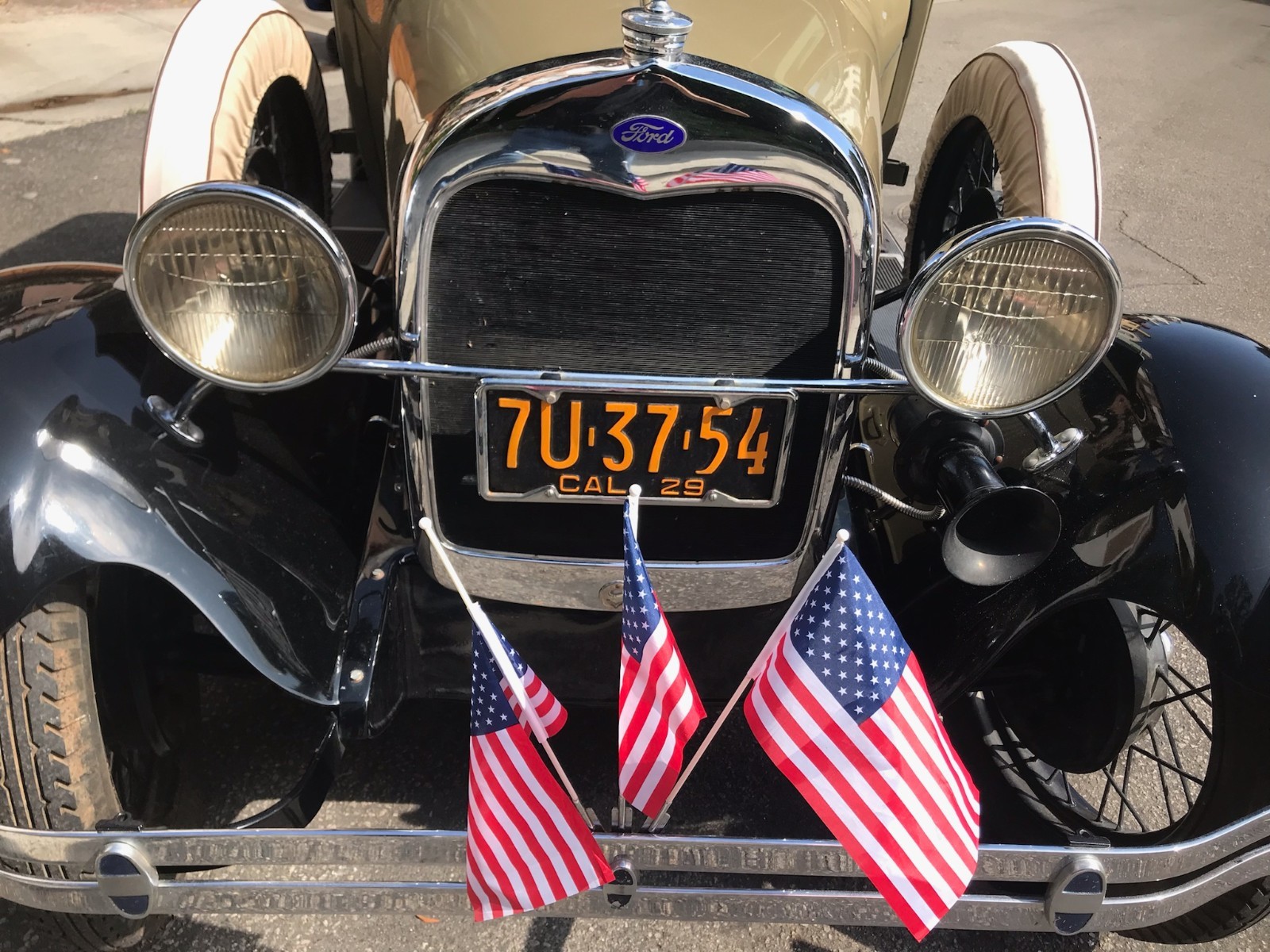 Ford-Model-A-1929-Sport-Coupe-2