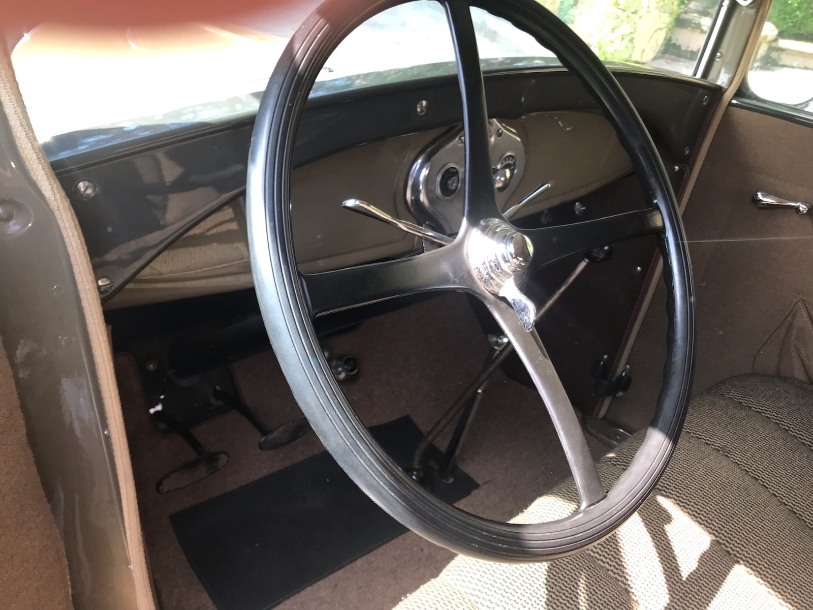 Ford-Model-A-1929-Sport-Coupe-20