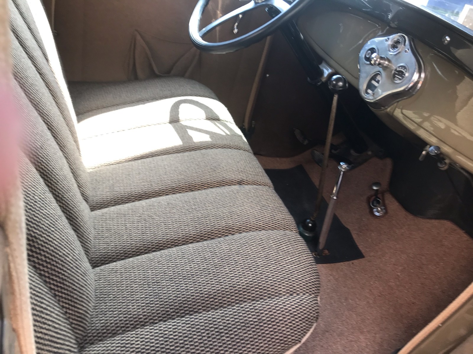 Ford-Model-A-1929-Sport-Coupe-24