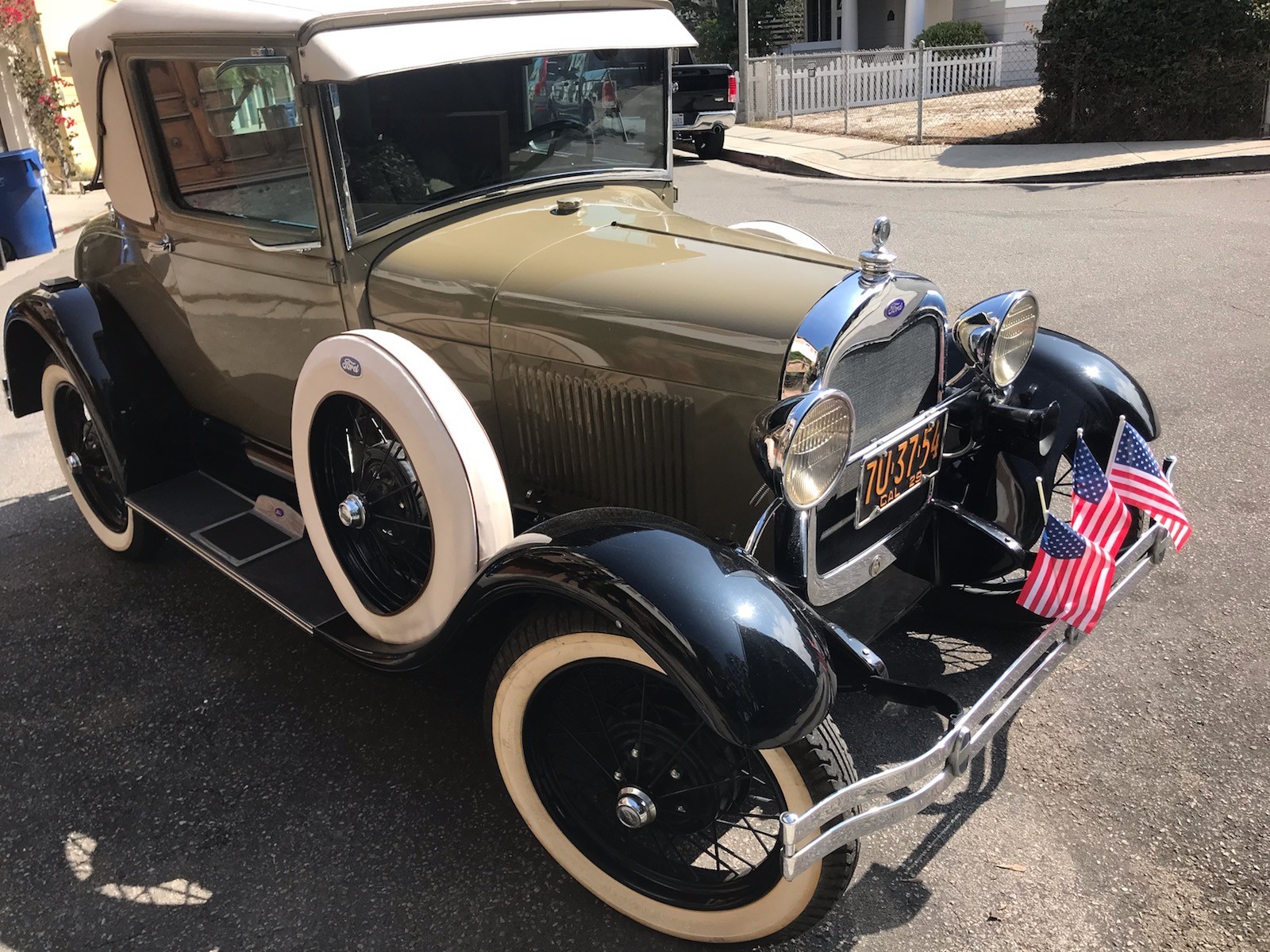 Ford-Model-A-1929-Sport-Coupe-8